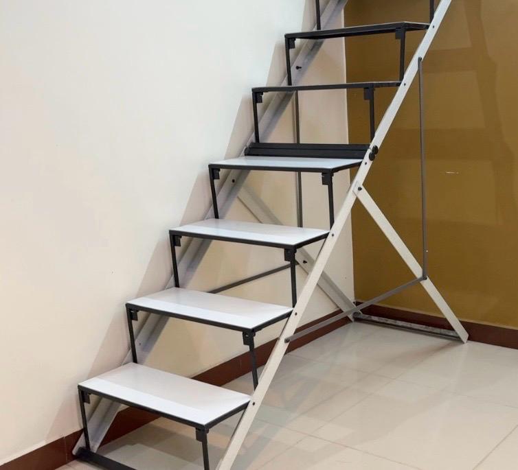 Compact (Fibre)  <br> 7 Steps <br> Length 2 Feet <br> Width 9 Inches